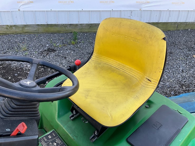 john-deere-240-image-23