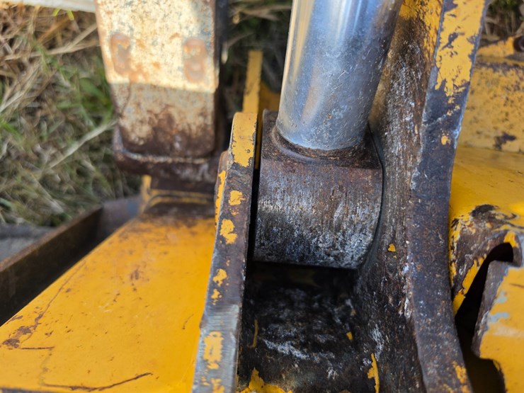 deere-333g-image-64