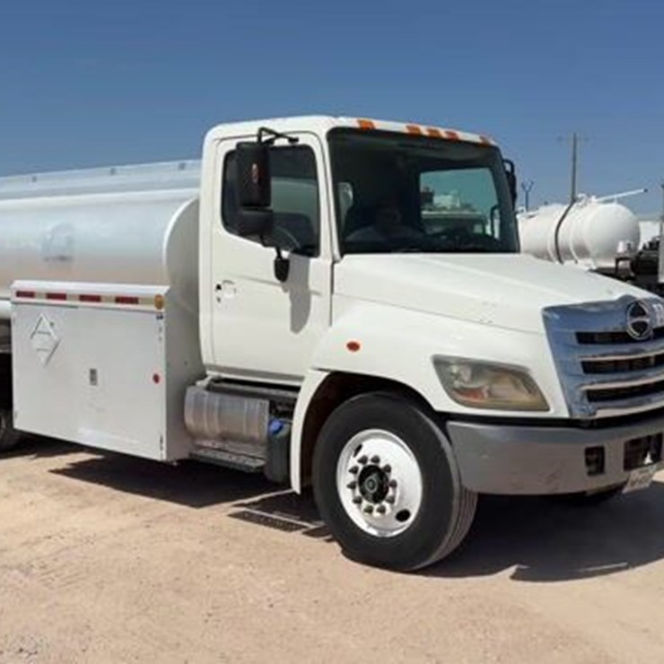 2015 HINO 338