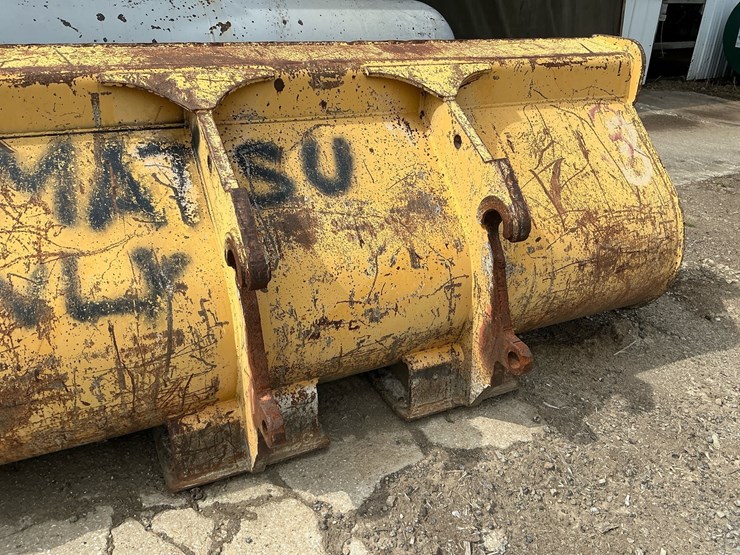 #320-•-komatsu-quick-coupler-wheel-loader-bucket-attachment-image-7