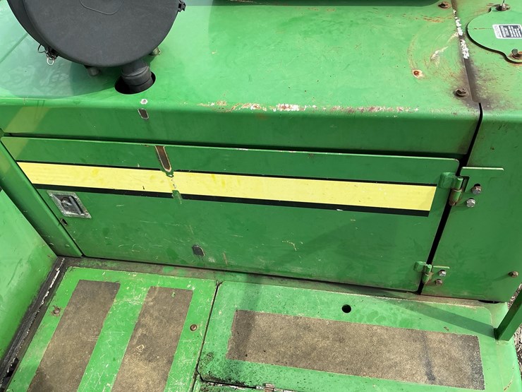 deere-335c-image-26