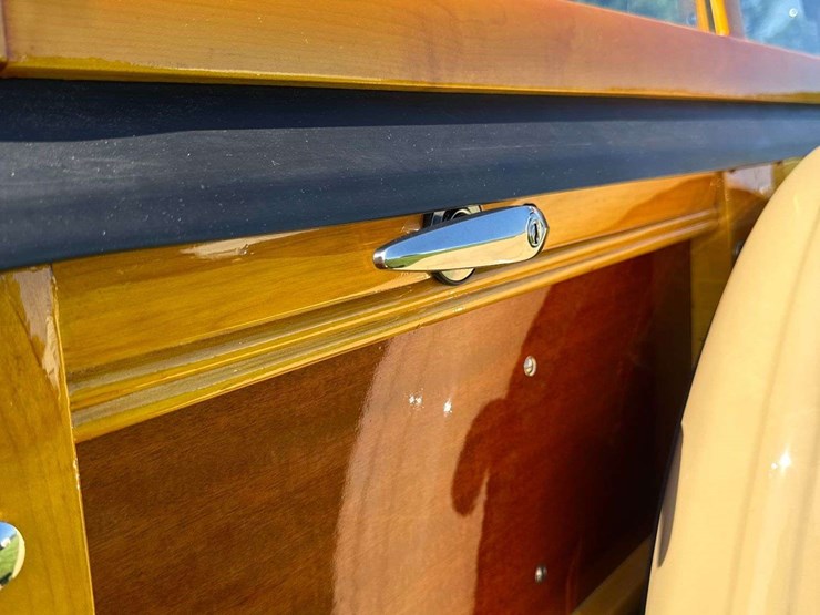 1947-ford-super-deluxe-woody-wagon-image-37