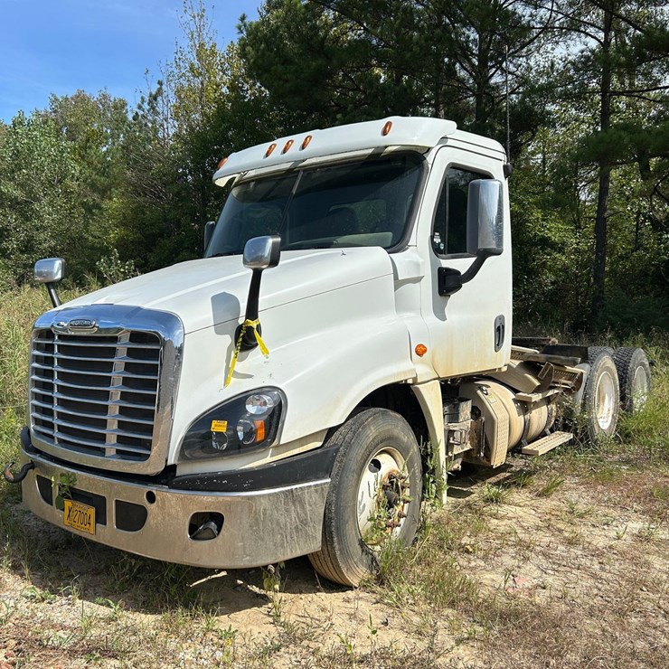 2016 FREIGHTLINER CASCADIA 125