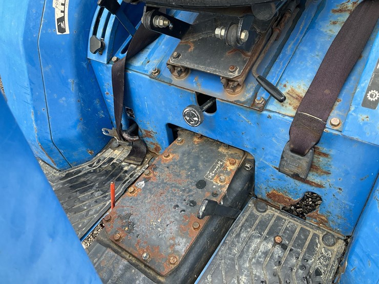 new-holland-t1520-image-25