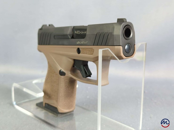 taurus-armas/-taurus-gx4-9x19-pistol-sn#-age240449,-2-total-mags,-backstrap,-manual,-in-original-hard-case-image-12