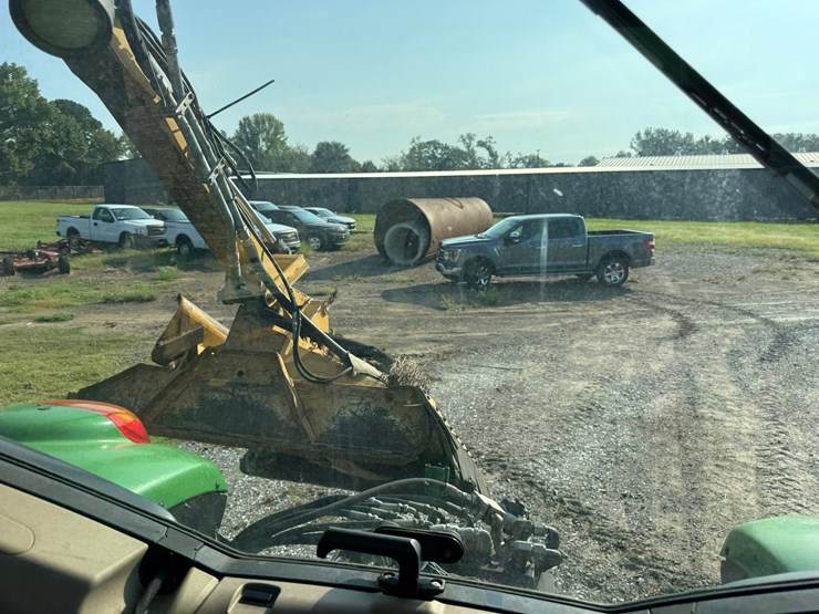 2017-john-deere-6110m-image-101