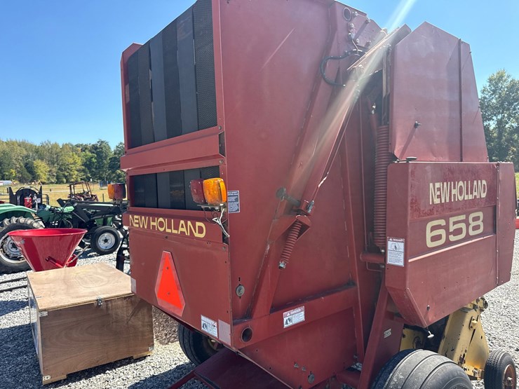 new-holland-658-image-6