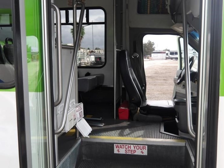 2018-ford-e450-image-15