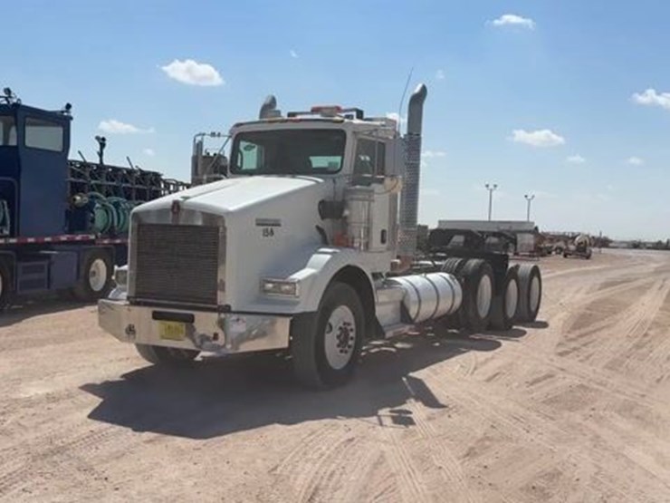 2009-kenworth-t800-image-1