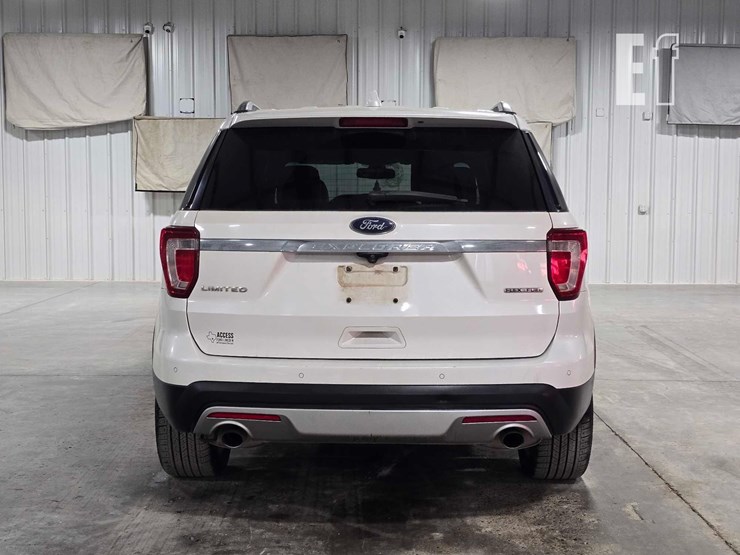 2016-ford-explorer-limited-image-8