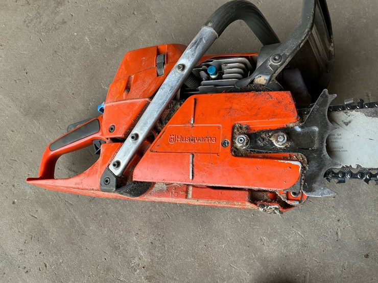 #118-•-husqvarna-390xp-chainsaw-with-24"-bar-image-11