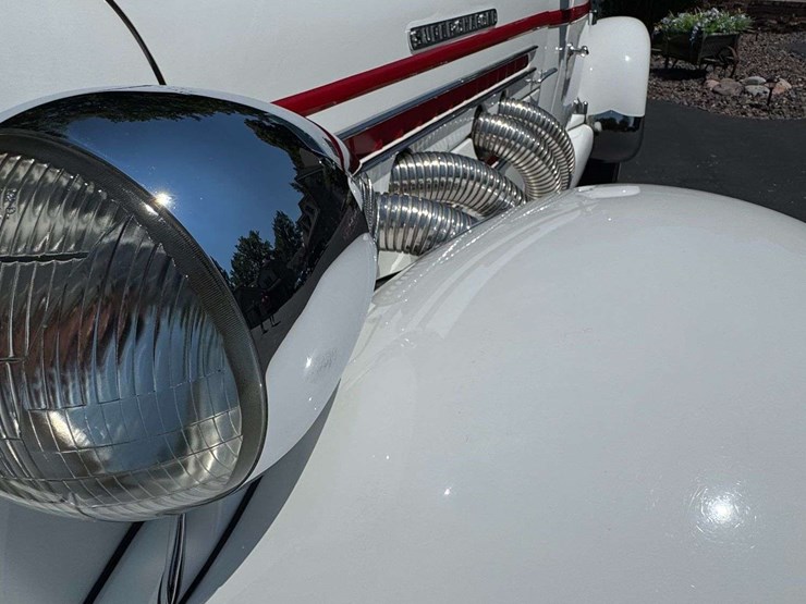 1936-auburn-852-supercharged-boattail-speedster-image-32
