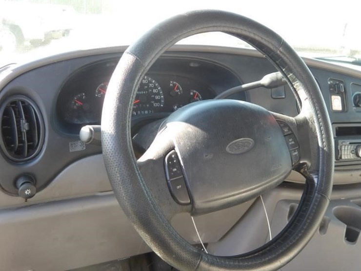 2002-ford-e350-image-19