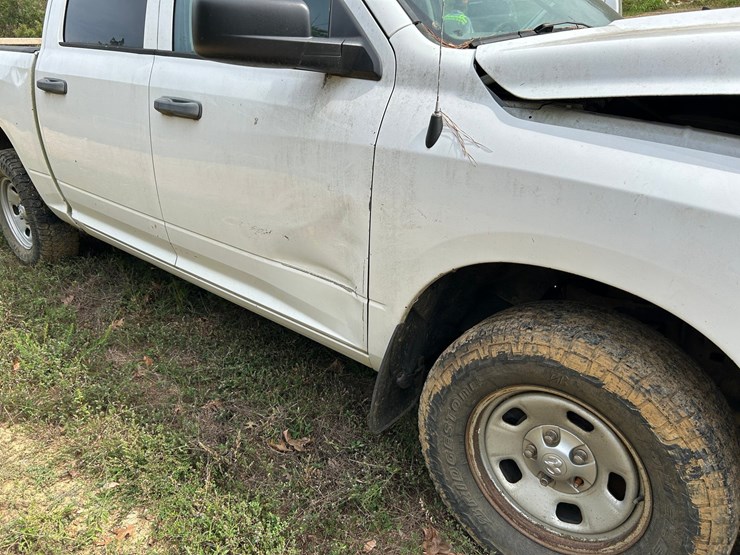2014-dodge-1500-image-27