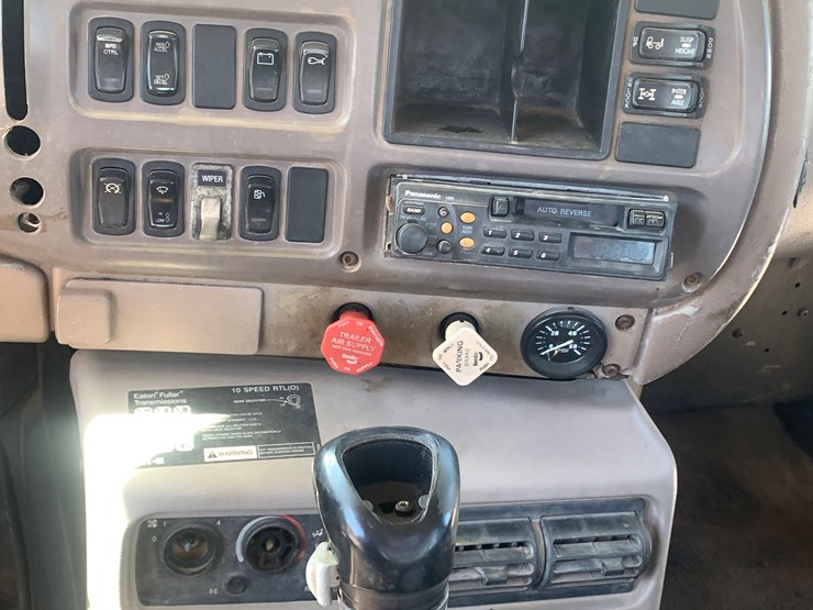 2001-mack-ch613-image-13