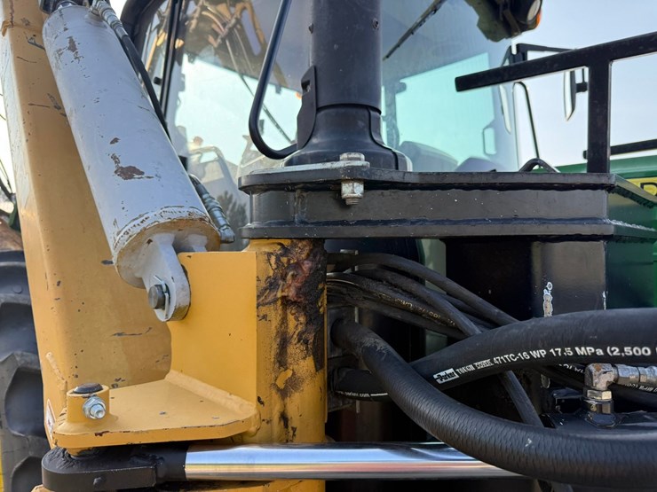2017-john-deere-6110m-image-49