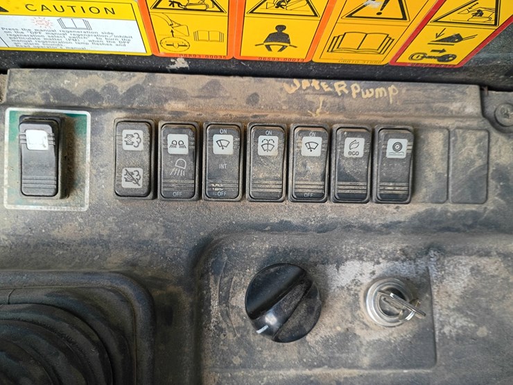 2017-takeuchi-tl12v2-image-36