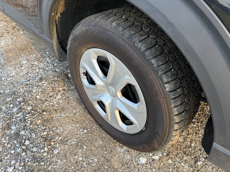 2020-ford-explorer-image-5