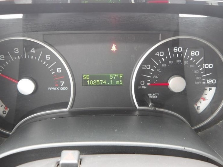2010-ford-explorer-image-18