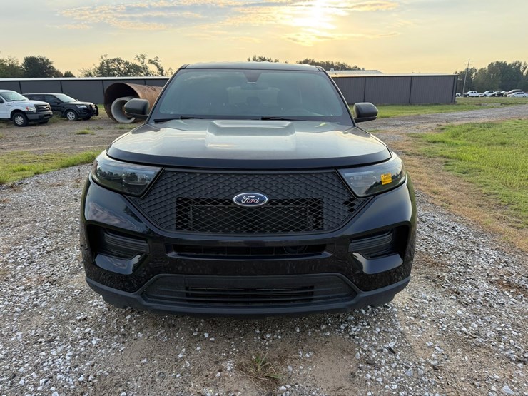 2020-ford-explorer-image-11
