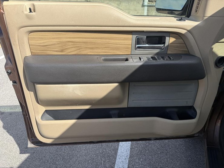 2011-ford-f150-lariat-image-9