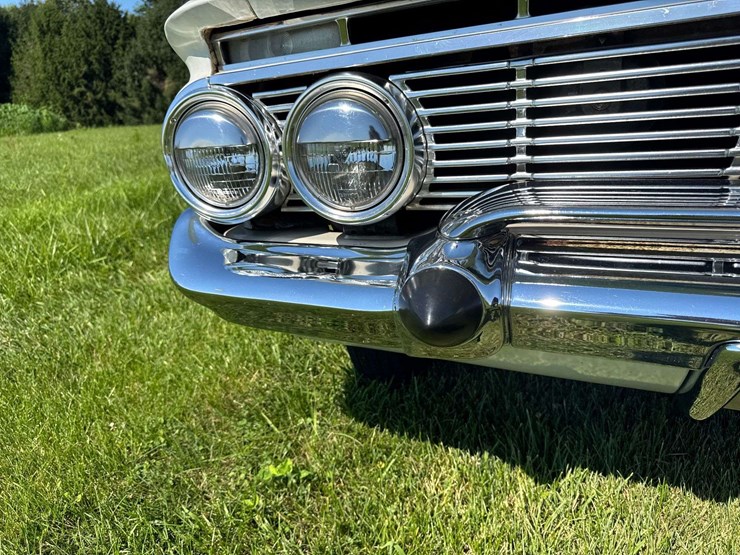 1961-chevrolet-impala-convertible-unrestored-original-image-64