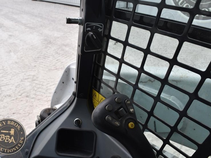 2025-bobcat-t650-image-40