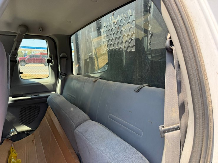 2004-ford-f450-image-58