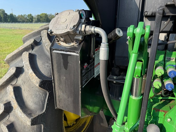 2017-john-deere-6110m-image-24
