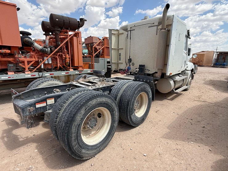 2006-freightliner-columbia-120-image-6