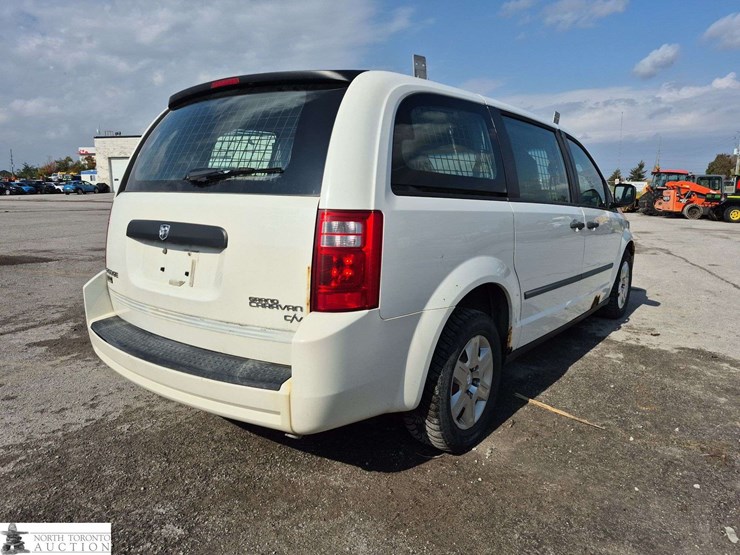 2010-dodge-grand-caravan-image-5