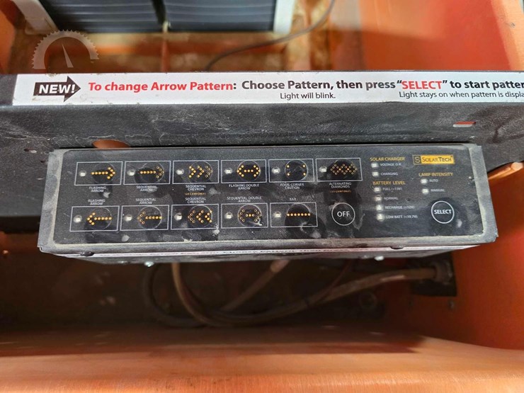 2020-solartech-sentinel-solar-powered-portable-led-arrow-board-image-10