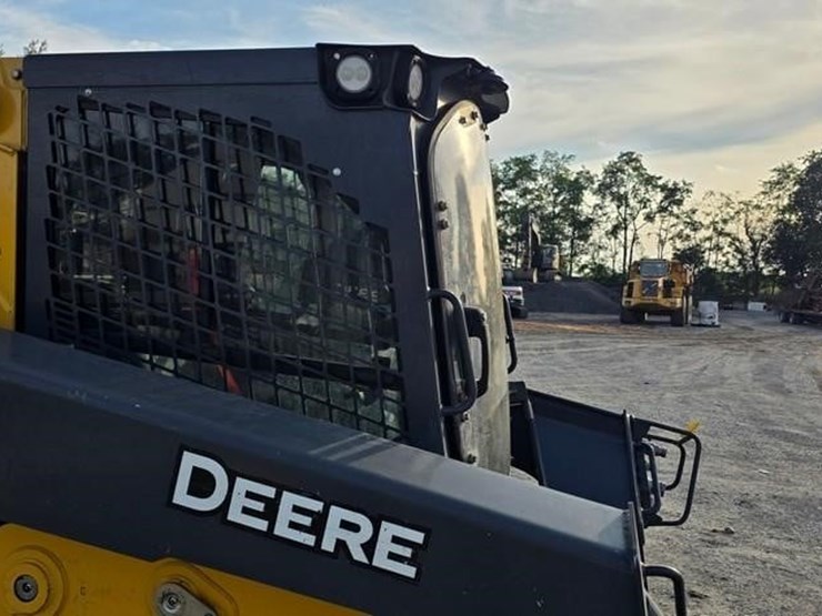 2022-deere-333g-image-10
