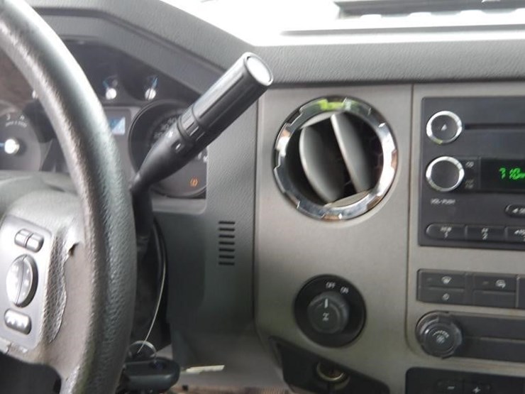 2011-ford-f350-image-17