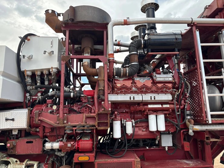 2012-caterpillar-c27-image-14