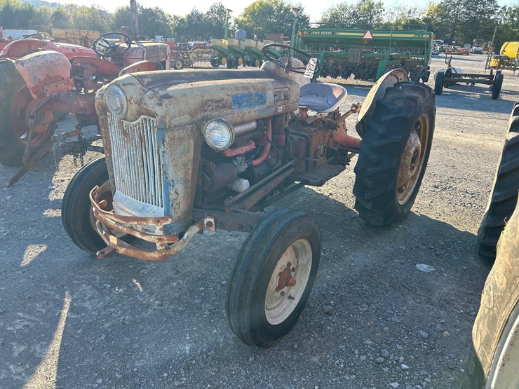 ford-tractor-image-2