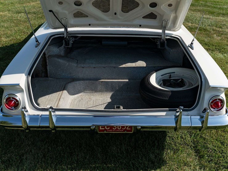 1961-chevrolet-impala-convertible-unrestored-original-image-15