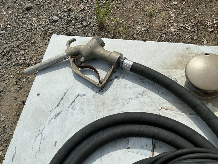 #185-•-steel-auxiliary-fuel-transfer-tank-with-gpi-150s-12v-electric-pump,-hose,-and-nozzle-image-7