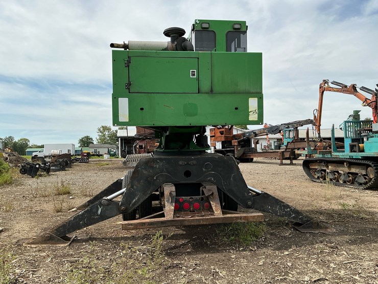 deere-335c-image-4