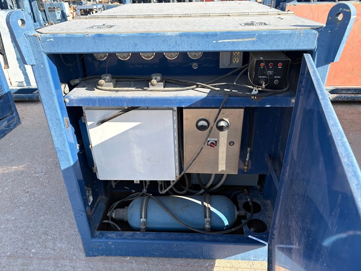 self-contained-20k-wp-grease-injection-unit-combo-p/b-8.4-kw-isuzu-diesel-generator-image-9