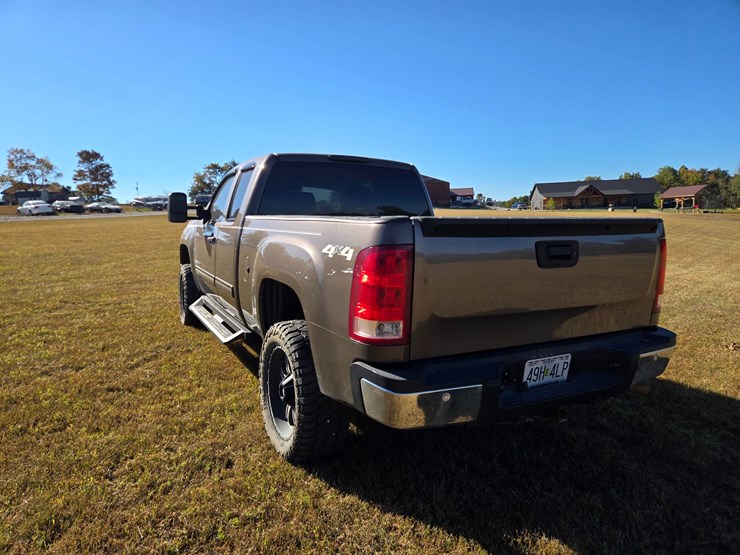 2008-gmc-sierra-2500hd-image-9