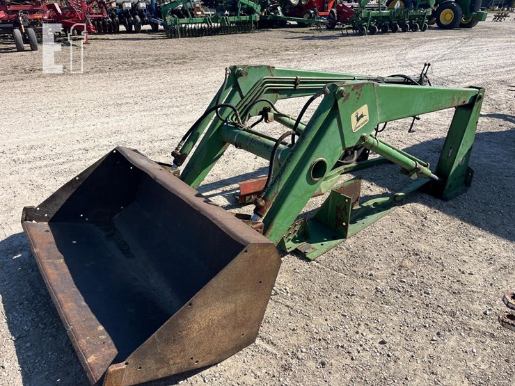 john-deere-loader-&-bucket-image-1