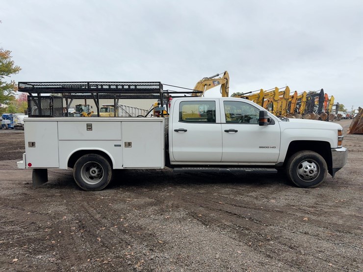2017-chevrolet-silverado-3500hd-image-6