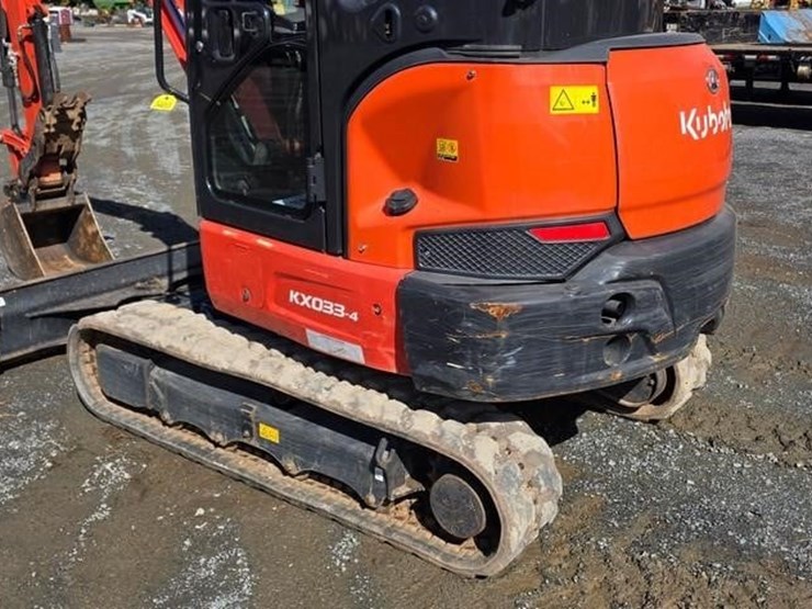 2025-kubota-kx033-4-image-18