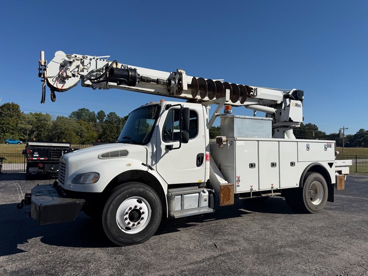 2019-freightliner-m2-106-image-2