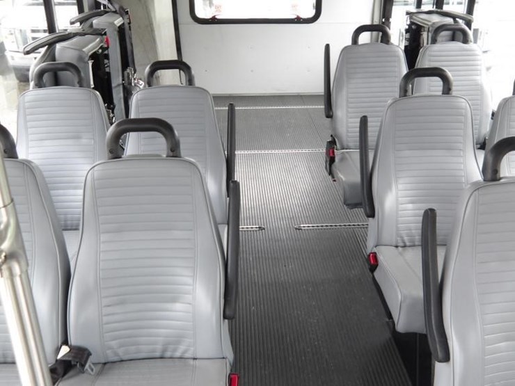 2017-ford-e450-image-25