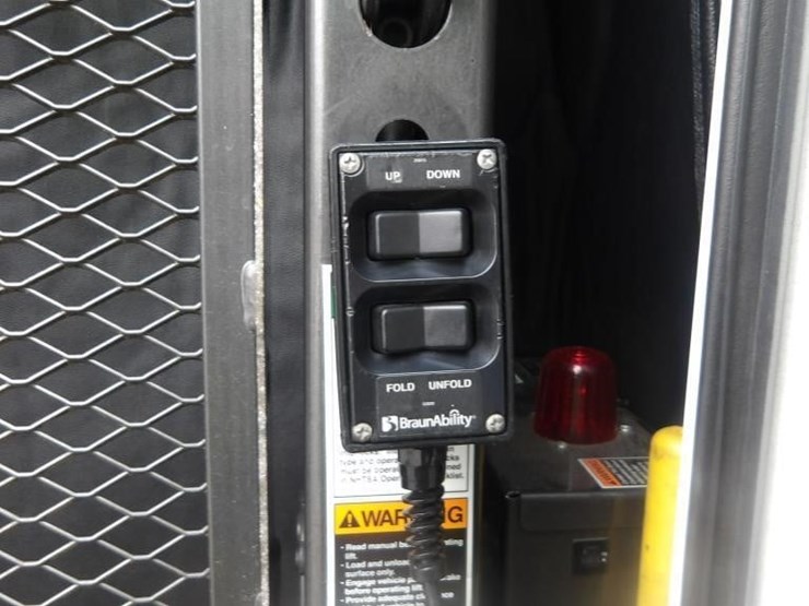 2017-ford-e450-image-15