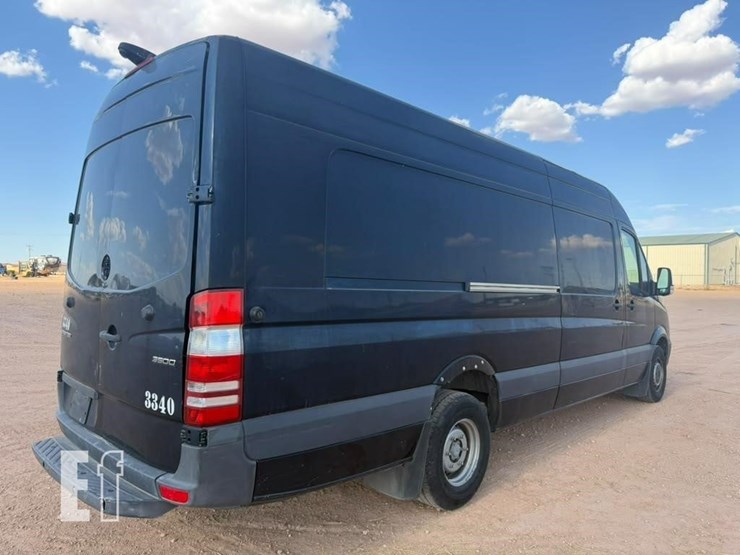 2018-mercedes-benz-sprinter-3500-image-3