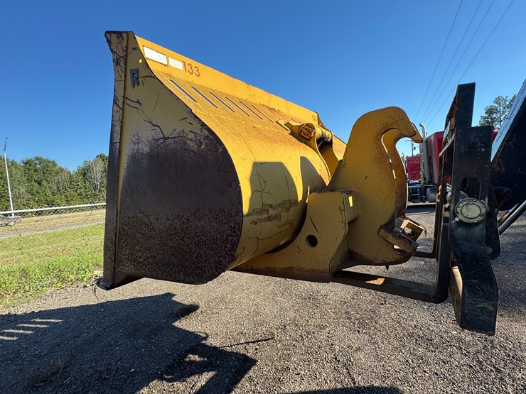 caterpillar-930k-image-3