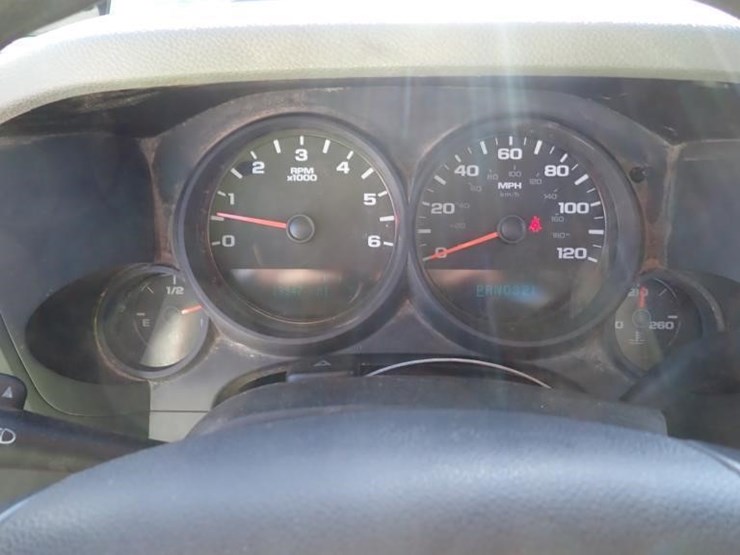 2011-chevrolet-silverado-1500-image-13